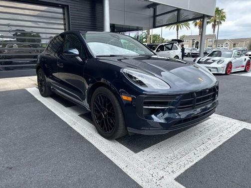 Night Blue Metallic 2021 Porsche Macan Macan GTS