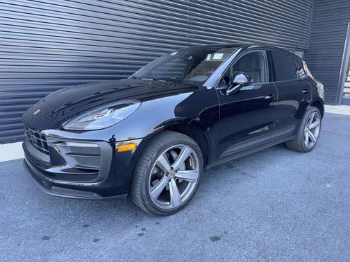 Jet Black Metallic 2024 Porsche Macan Macan