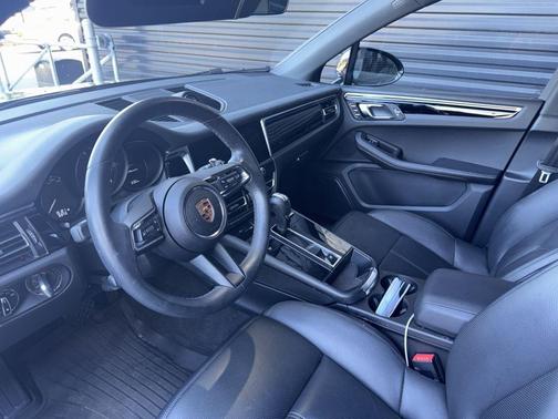 Jet Black Metallic 2024 Porsche Macan Macan