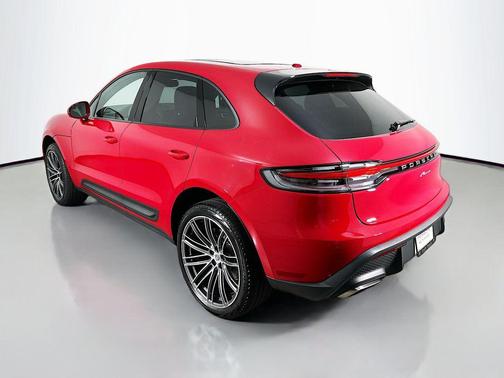 2026 Porsche Macan 