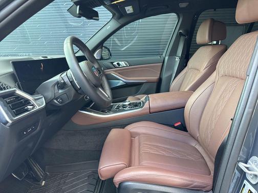 Dravit Gray Metallic 2026 BMW X5 M60i