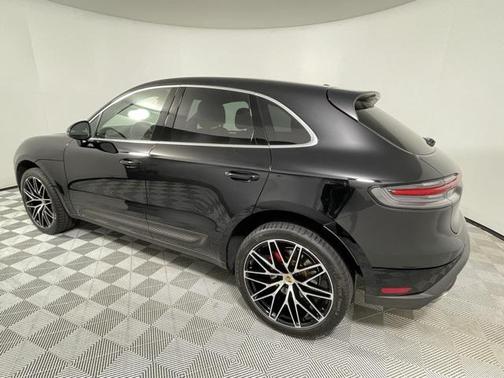 2022 Porsche Macan Base