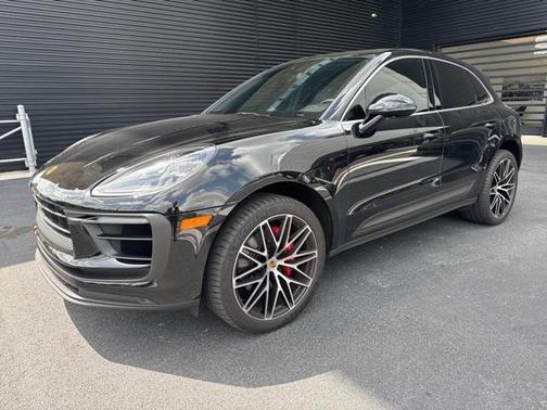 2022 Porsche Macan Base