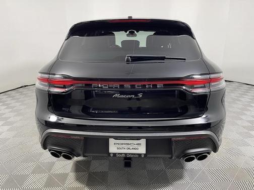 2022 Porsche Macan Base