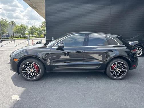 2022 Porsche Macan Base