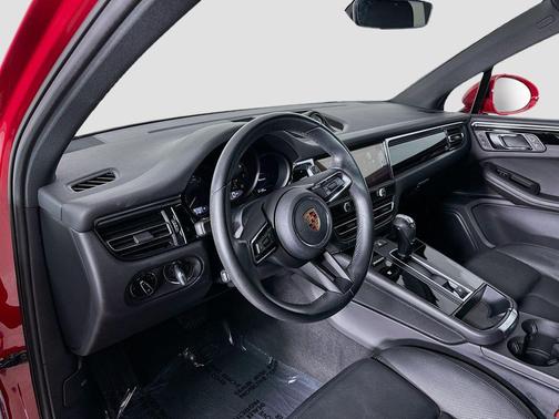2023 Porsche Macan 
