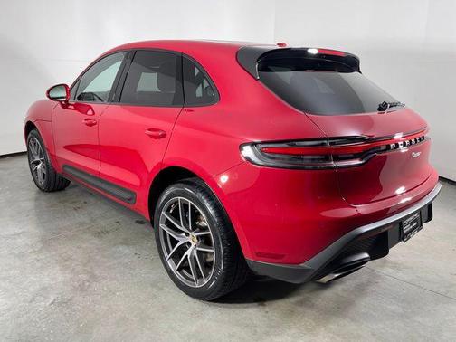 2023 Porsche Macan T
