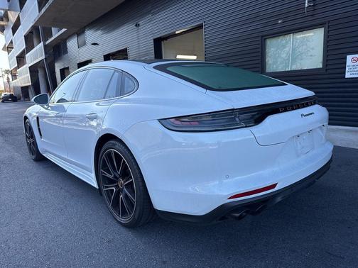 2023 Porsche Panamera Platinum Edition