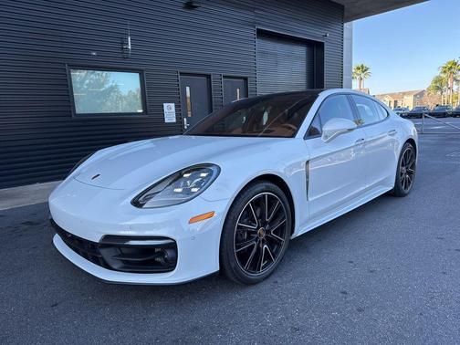 2023 Porsche Panamera Platinum Edition
