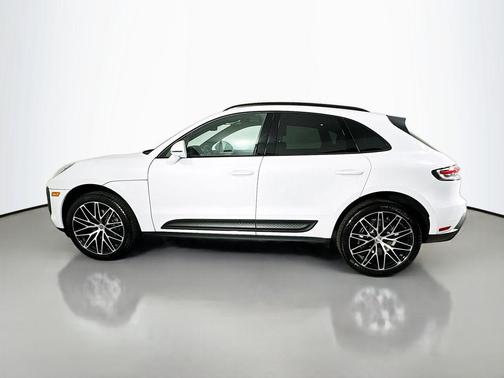 Carrara White Metallic 2026 Porsche Macan Macan