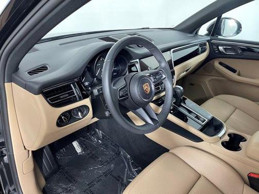 2025 Porsche Macan T