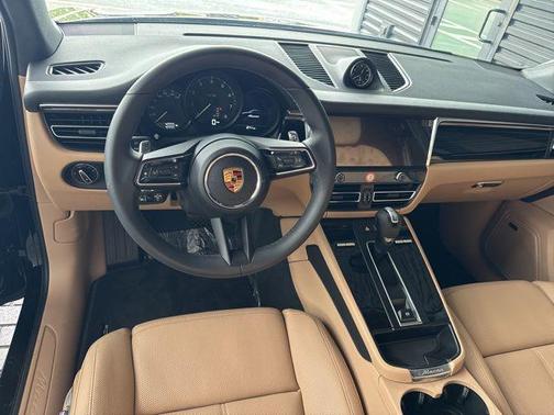 2025 Porsche Macan T