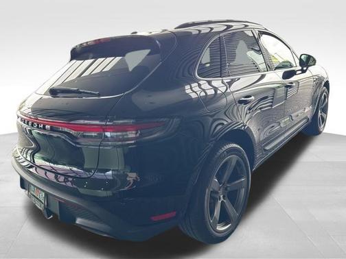 2025 Porsche Macan T
