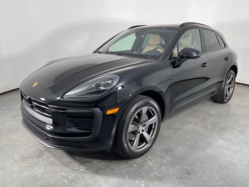 2025 Porsche Macan T