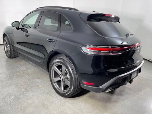 2025 Porsche Macan T