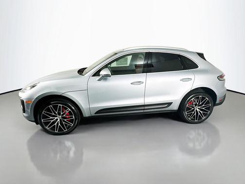 Dolomite 2026 Porsche Macan Macan