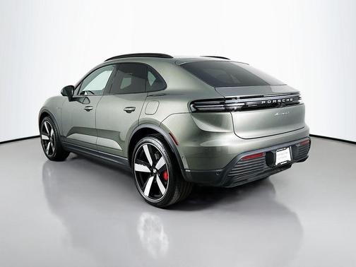 2026 Porsche Macan 4S