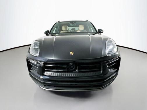 Jet Black Metallic 2024 Porsche Macan Macan