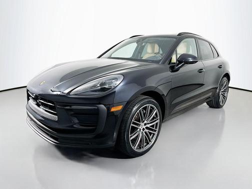 Jet Black Metallic 2024 Porsche Macan Macan