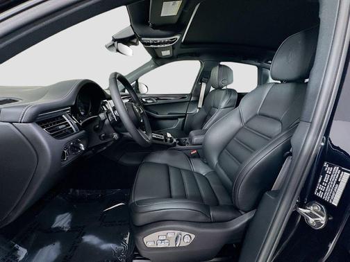 Jet Black 2026 Porsche Macan Macan