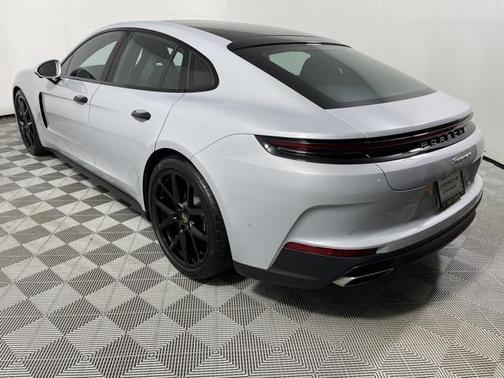 2025 Porsche Panamera