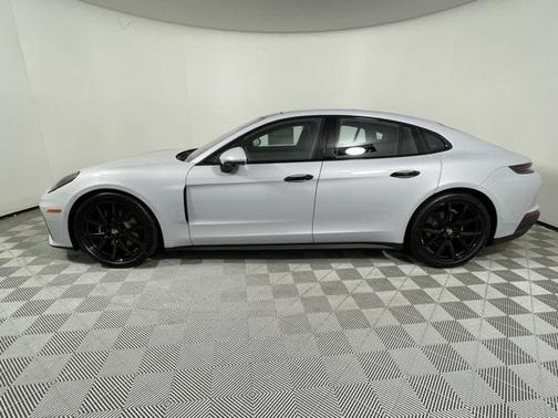 2025 Porsche Panamera