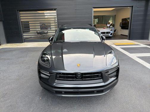 2025 Porsche Macan S