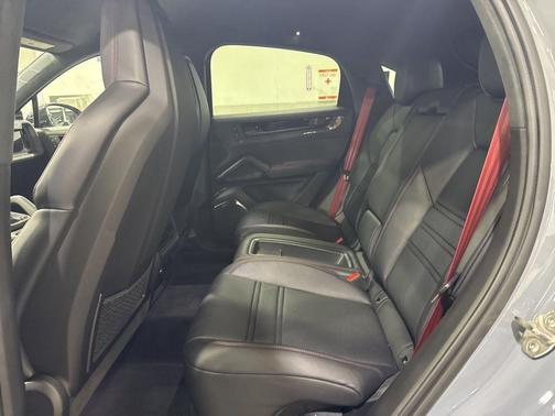 2024 Porsche Cayenne Turbo GT