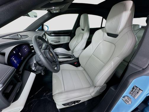 2025 Porsche Macan 4