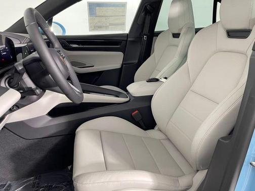 2025 Porsche Macan 4