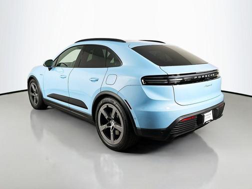2025 Porsche Macan 4