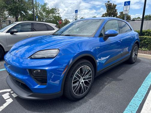 Lugano Blue 2026 Porsche Macan Macan