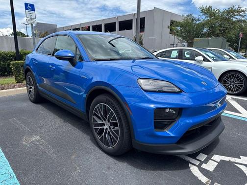 Lugano Blue 2026 Porsche Macan Macan