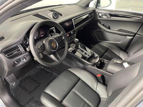 2025 Porsche Macan S