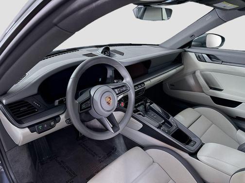 2025 Porsche 911 Carrera