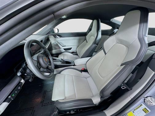 2025 Porsche 911 Carrera