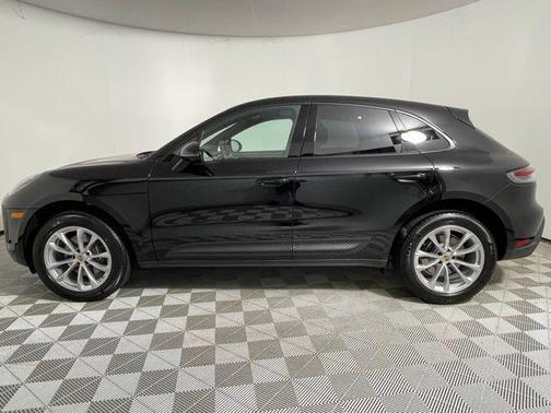 2025 Porsche Macan T