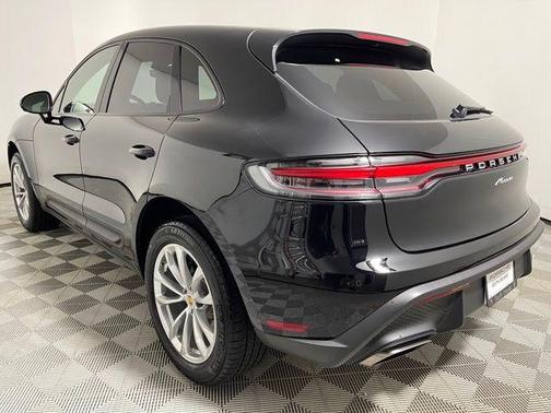 2025 Porsche Macan T