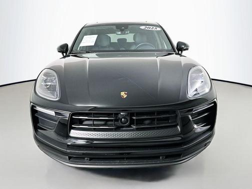 2025 Porsche Macan 