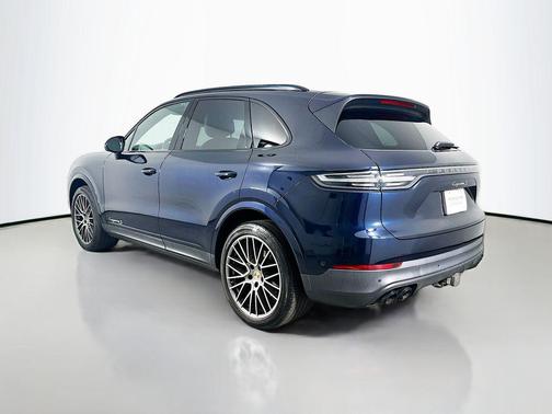 2023 Porsche Cayenne Platinum Edition