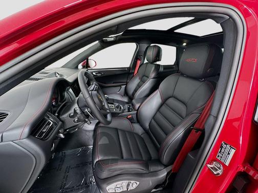 2026 Porsche Macan GTS