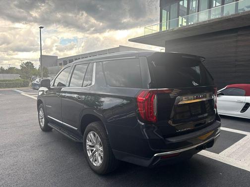 Midnight Blue Metallic 2021 GMC Yukon SLT