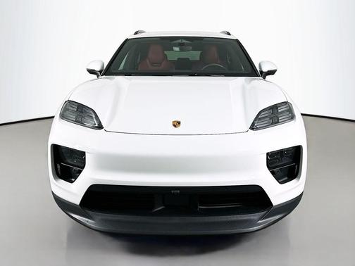 2025 Porsche Macan RWD