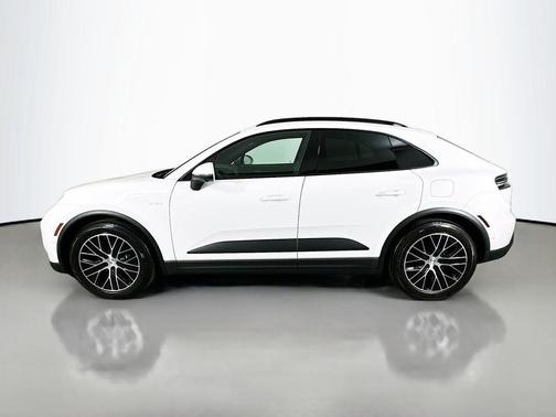 2025 Porsche Macan RWD