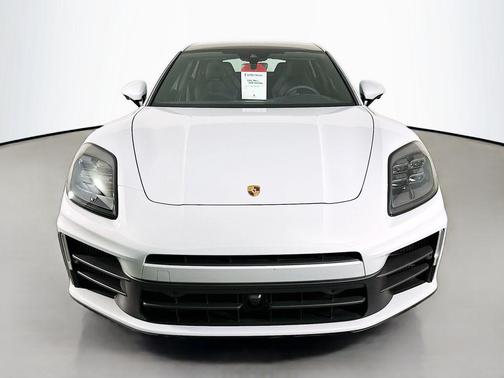 2025 Porsche Panamera 