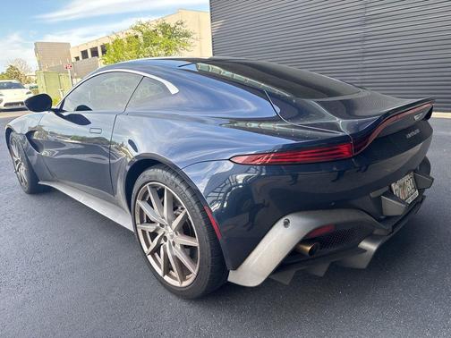 2020 Aston Martin Vantage Base