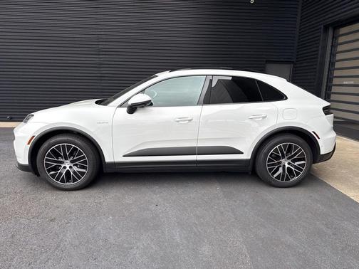 2025 Porsche Macan Electric