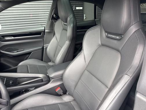 2025 Porsche Macan Electric