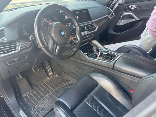 Black Sapphire Metallic 2023 BMW X6 M Base
