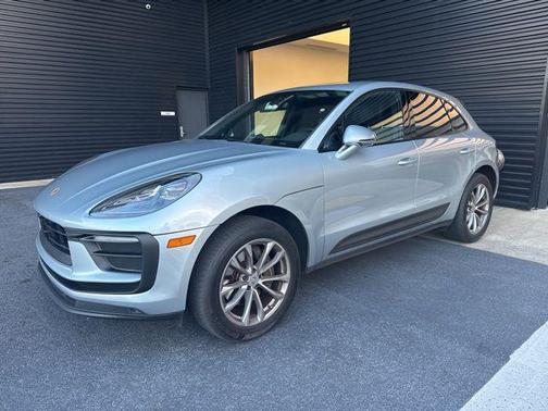 2023 Porsche Macan 
